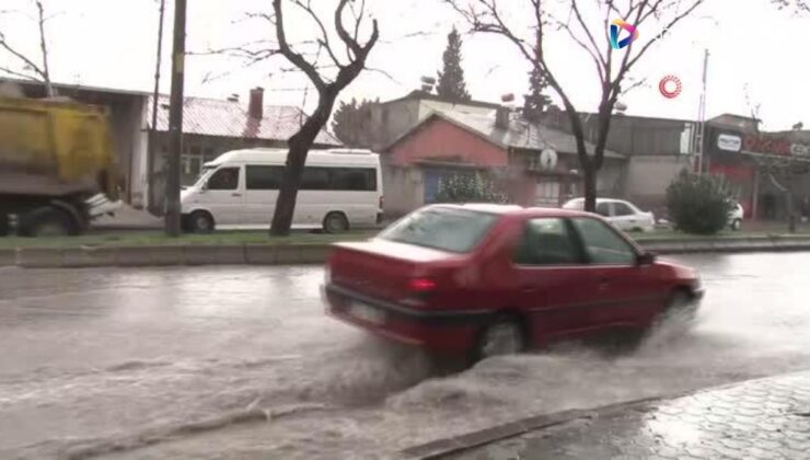 Kahramanmaraş’ta sağanak yağış hayatı olumsuz etkiledi