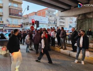 Trafikte eşkıya terörü: Baba ve oğlunu vurdu, çevresine saldırdı