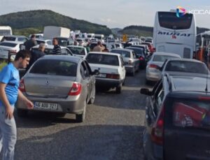 Erdoğan gelecek diye yol kapatıldı, sürücüler isyan etti