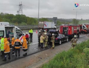 Kazaya müdahale eden sağlık ekibine otomobil çarptı