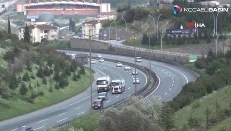 TEM Otoyolu Kocaeli geçişinde bayram trafiği akıcı seyrediyor