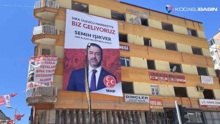 Cumhur İttifakı ağır hasarlı binaları reklam alanı yaptı