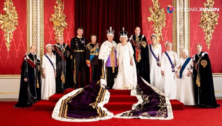 Kral Charles’ın aile fotoğrafında dikkat çeken detaylar: Oğlu ve ağabeyi yok, sağ kolu ise…