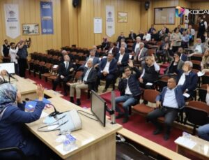 Mersin’de AKP’li belediyenin meclis toplantısında FETÖ ve PKK gerginliği