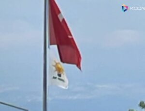 Türk bayrağı indirildi AKP bayrağı asılı kaldı!