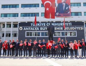 Antalya Büyükşehir’de Cumhuriyet Bayramı kutlandı