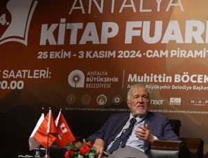 Antalya Kitap Fuarı’nda İlber Ortaylı’ya büyük ilgi