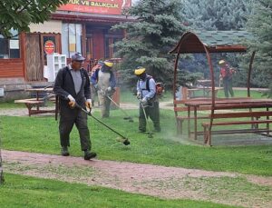 Bekdik Mahallesi’nde temizlik seferberliği başlatıldı.