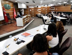 Bornova’da çalışanlara Toplumsal Cinsiyet Eşitliği Semineri