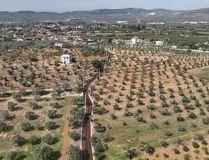 Büyükşehir’den çevre yerleşimlerde sathi kaplama atağı  14 ilçede 200 kilometrelik ova yolu düzenlendi