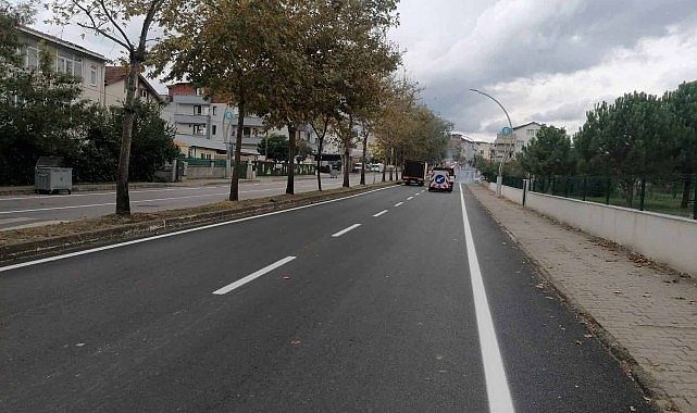 Derince Ertuğrul Gazi Caddesi’nde yol çizgileri çizildi