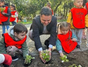 Gençlik Parkı miniklerle “çiçek” gibi oldu