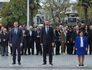 Gölcük’te Muhtarlar Günü törenle kutlandı.