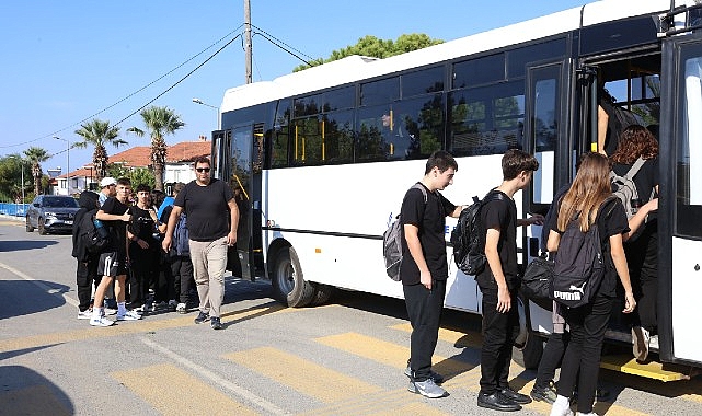 Güzelbahçe Belediyesi’nden Ücretsiz Okul Servisi