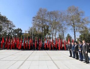 İnegöl’de Cumhuriyet Bayramı Coşkusu Çelenk Töreniyle Başladı