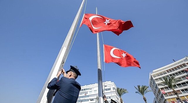 İzmir’de Cumhuriyet Bayramı törenleri başladı