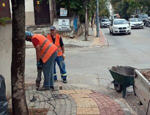 Osmangazi Belediyesi, Kükürtlü Caddesi’ndeki yıpranan trafik levhaları ve uyarı işaretlerini yeniledi.