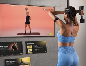 Samsung TV’lerde sunulan evde fitness deneyimi Technogym egzersizleriyle zenginleşiyor