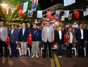 Seferihisar Belediyesi, 29 Ekim Cumhuriyet Bayramı’nın 101. yılına özel konser ve fener alayı gerçekleştirdi.