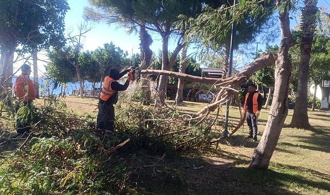 Antalya’da fırtına mesaisi