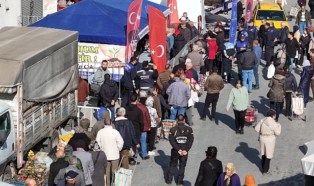 Aydın Büyükşehir Belediyesi’nin Ürettiği Fideler Sökeli Vatandaşlara Dağıtıldı