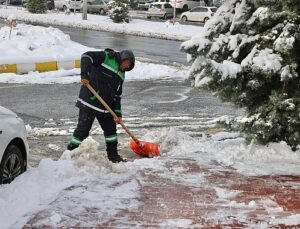 Başkan Arı “Nevşehir’de Kar Mesaimiz Aralıksız Sürüyor”