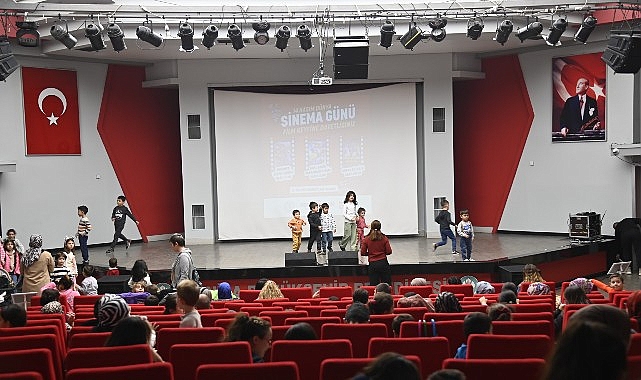 Büyükşehir Çocuklar ve Yetişkinlere Sinema Keyfi Yaşattı!