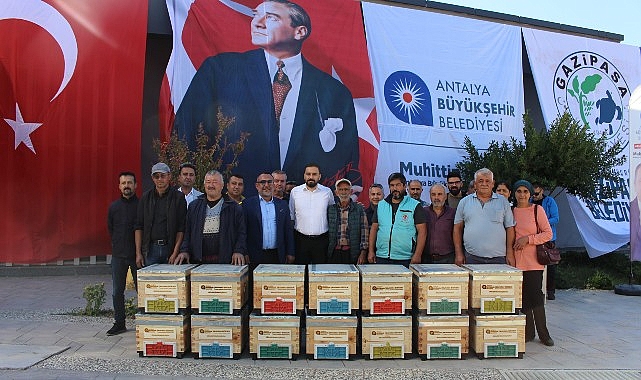 Büyükşehir’den Gazipaşalı arıcılara kovan desteği