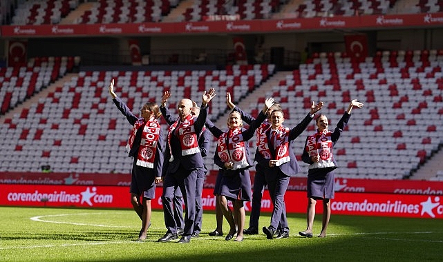 Corendon Airlines, Onvo Antalyaspor-Sipay Bodrum FK maçında taraftarlara sürpriz boarding deneyimi yaşattı