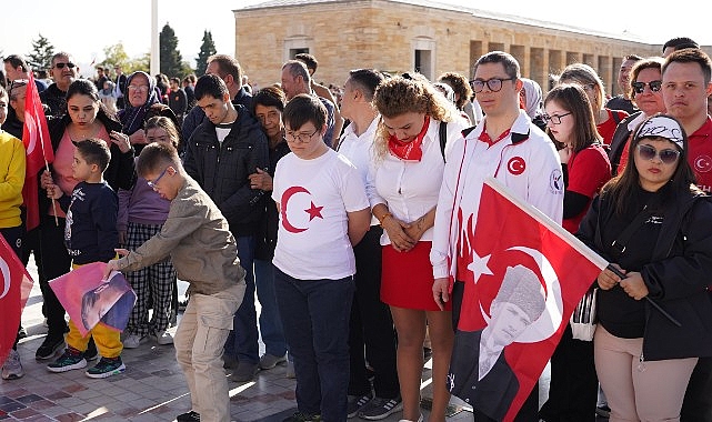 Cumhuriyetin 100 + 1’nci yılda ATA’nın huzurunda