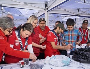 Engelli bireyler zeytin hasadı sayesinde sosyalleşti