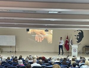 EÜ Tazelenme Üniversitesi öğrencilerine “Koruyucu Fizyoterapi ve Rehabilitasyon” eğitimi verildi