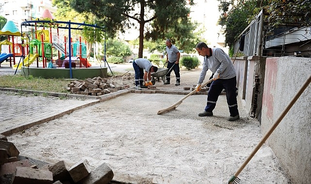 Karşıyaka Belediyesi 1 ayda 100’den fazla parkı bakıma aldı