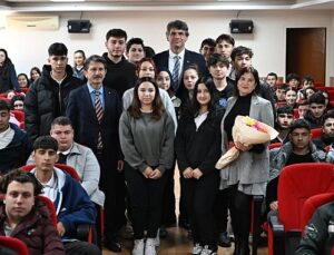 Kartepe MTAL öğrencileri Kocaman’ı dinledi.