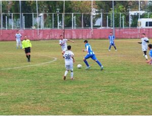 Kemer Belediye Merkez Spor evinde galip geldi