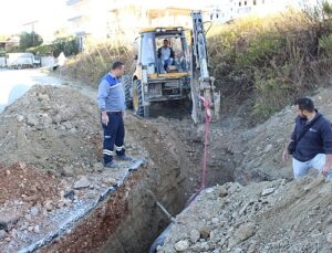 Manavgat’ta bozulan yollar onarılıyor