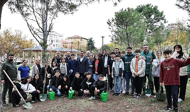 “Millet Bahçesi’ne 30 fıstık çamı dikildi”