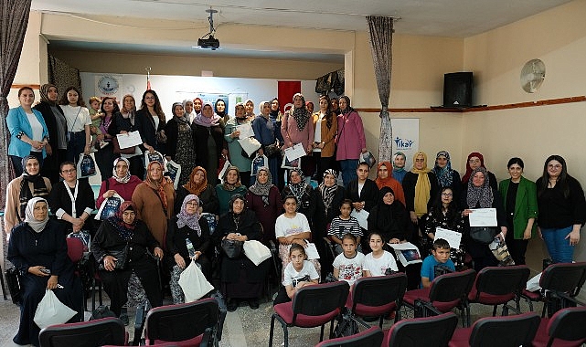 TİKAV ve Akfen Yenilenebilir Enerji’nin Kadınların Güçlenmesi İçin Kırsal Bölgelere Uzanan Farkındalık Projesi ‘Dijitaldeki Ayak İzimiz’ Tamamlandı