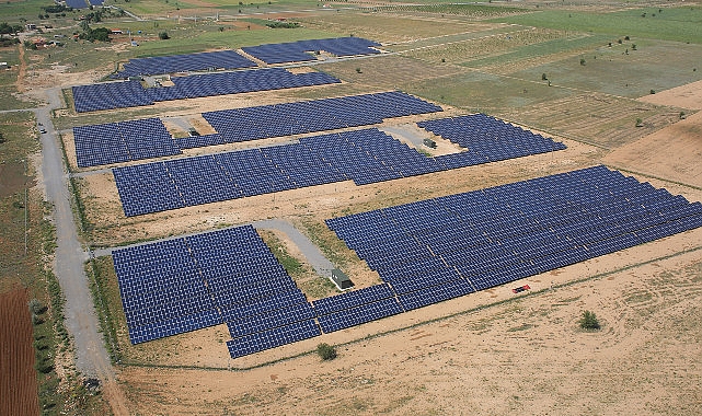 Akfen Yenilenebilir Enerji’nin Osmaniye’deki Sarıtepe Hibrit GES Projesi Enerji Üretimine Başladı