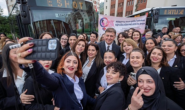 Başkan Tugay: Otobüslerimizi hem süren hem de onaran arkadaşlarımızın önemli bir kısmını kadınlarımız oluşturacak