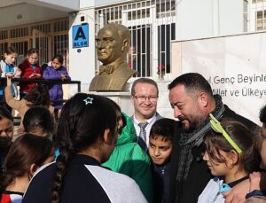 Başkan Turan çocukların yeni yıl sevincine ortak oldu