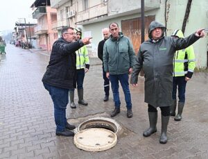 Büyükşehir ve MASKİ Ekipleri Şiddetli Yağışa Karşı Sahada