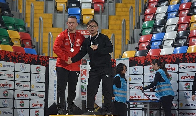 Canikli Sporcu Ali Topaloğlu Madalyaları Topladı