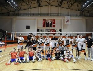 İnegöl Belediyespor Set Vermedi