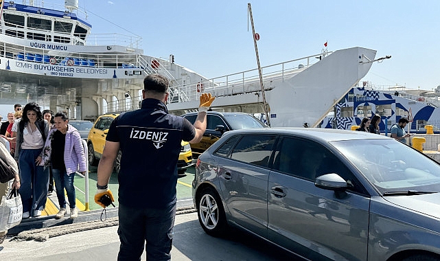 İZDENİZ’den yolculara önemli uyarı:  Yolculuk bitmeden ayağa kalkmayın!