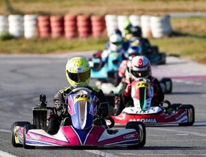 Karting Son Ayakta Büyük Çekişme