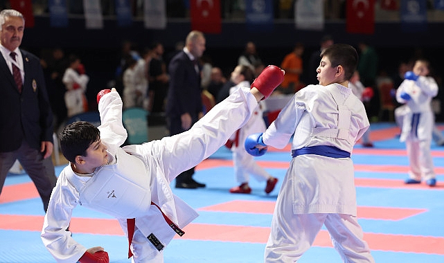 Kocaeli’de karate resitali yaşandı