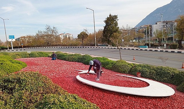 Manisa Büyükşehir, Peyzaj Çalışmalarıyla Şehir Güzelliğini Artırıyor