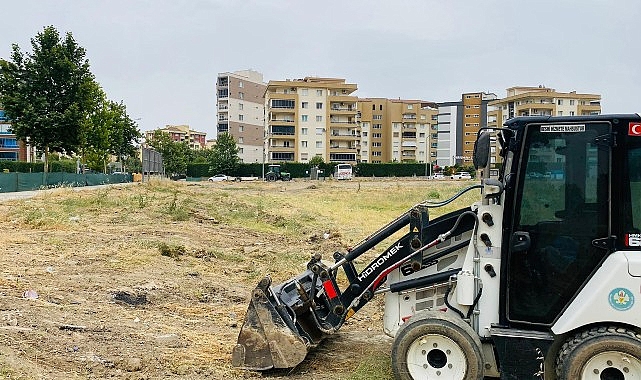 Manisa’da Yabani Ot Temizliği Çalışmaları Devam Ediyor