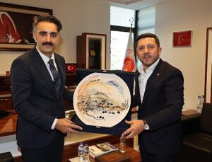 Nevşehir Belediye Başkanı Rasim Arı, Nevşehir Adliyesi’nde Adli Makamları ziyaret etti.